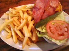 blarney rock pub burger with irish bacon